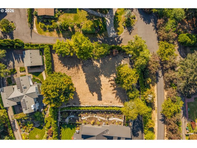 1890 EGAN Way, Lake Oswego, OR 97034