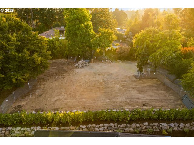 1890 EGAN Way, Lake Oswego, OR 97034
