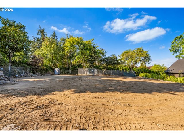 1890 EGAN Way, Lake Oswego, OR 97034