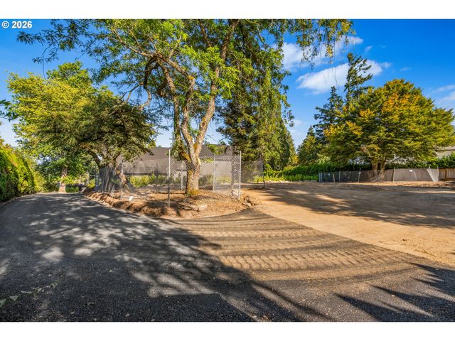 1890 EGAN Way, Lake Oswego, OR 97034