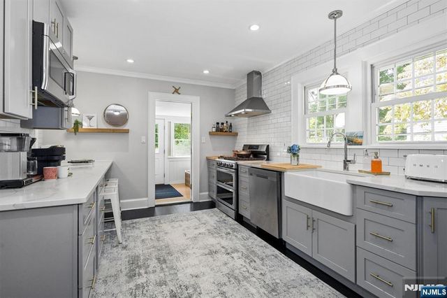 19 Fairview Avenue, Glen Rock, NJ 07452
