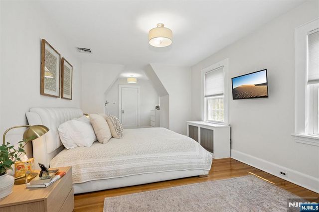 19 Fairview Avenue, Glen Rock, NJ 07452