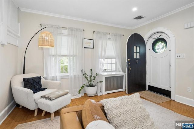 19 Fairview Avenue, Glen Rock, NJ 07452