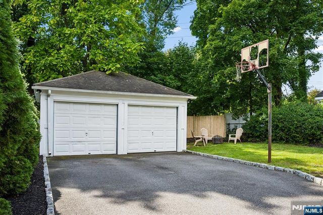 19 Fairview Avenue, Glen Rock, NJ 07452