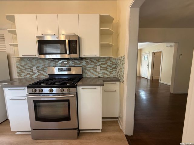 6711 Broadway, San Antonio, TX 78209