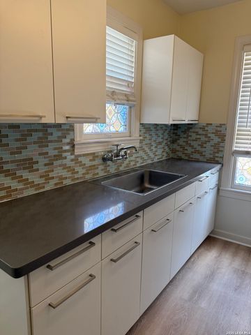 6711 Broadway, San Antonio, TX 78209