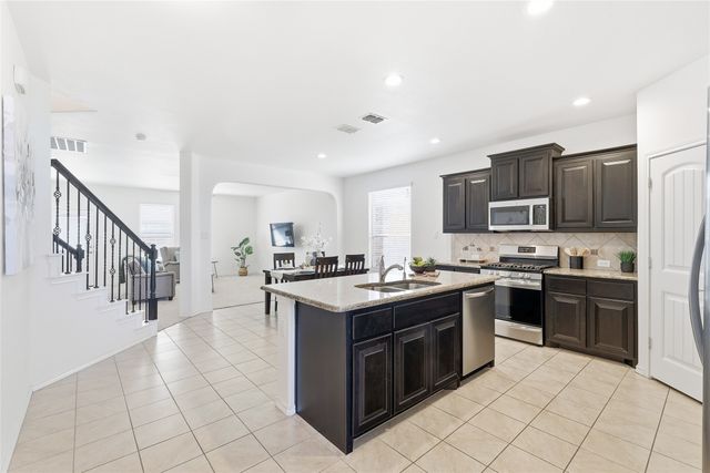 109 Red Fox Lane, Denton, TX 76210