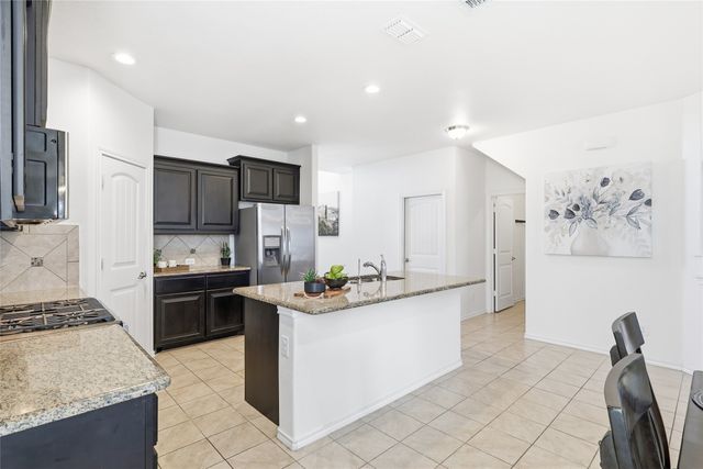 109 Red Fox Lane, Denton, TX 76210