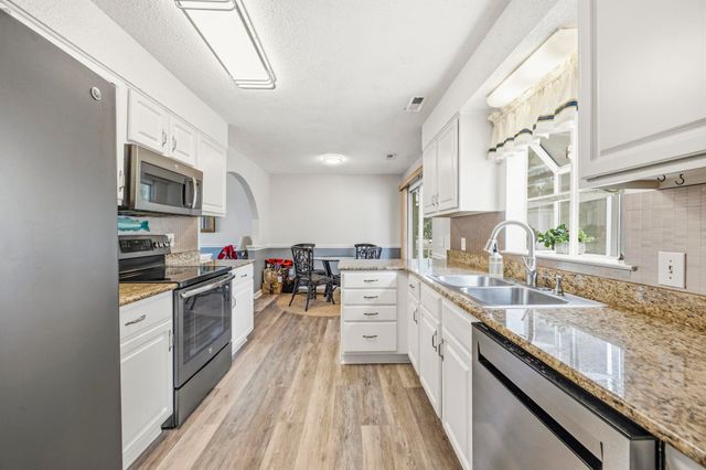 5117 S 1st St., Murrells Inlet, SC 29576