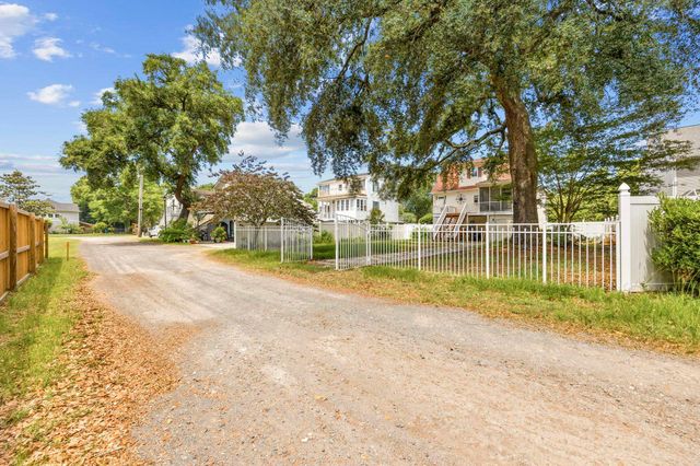 5117 S 1st St., Murrells Inlet, SC 29576