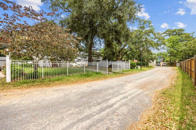 5117 S 1st St., Murrells Inlet, SC 29576
