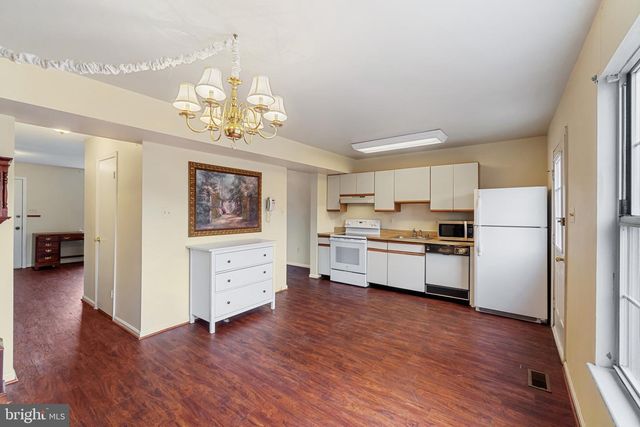 41 CHESTHILL CT, Baltimore, MD 21236