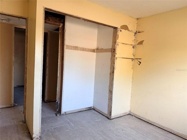 513 WHITE OAK AVENUE, Brandon, FL 33510