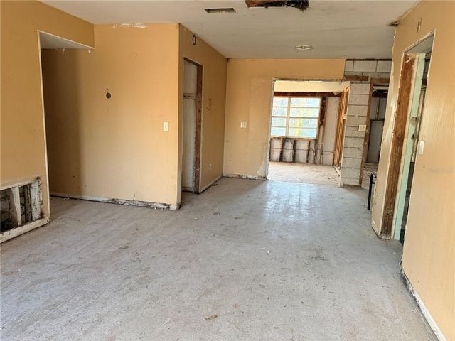 513 WHITE OAK AVENUE, Brandon, FL 33510