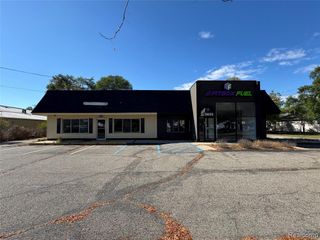 1459 N Leroy Street, Fenton, MI 48430