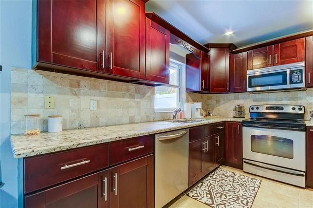 6854 CIRCLECREEK DRIVE, Pinellas Park, FL 33781