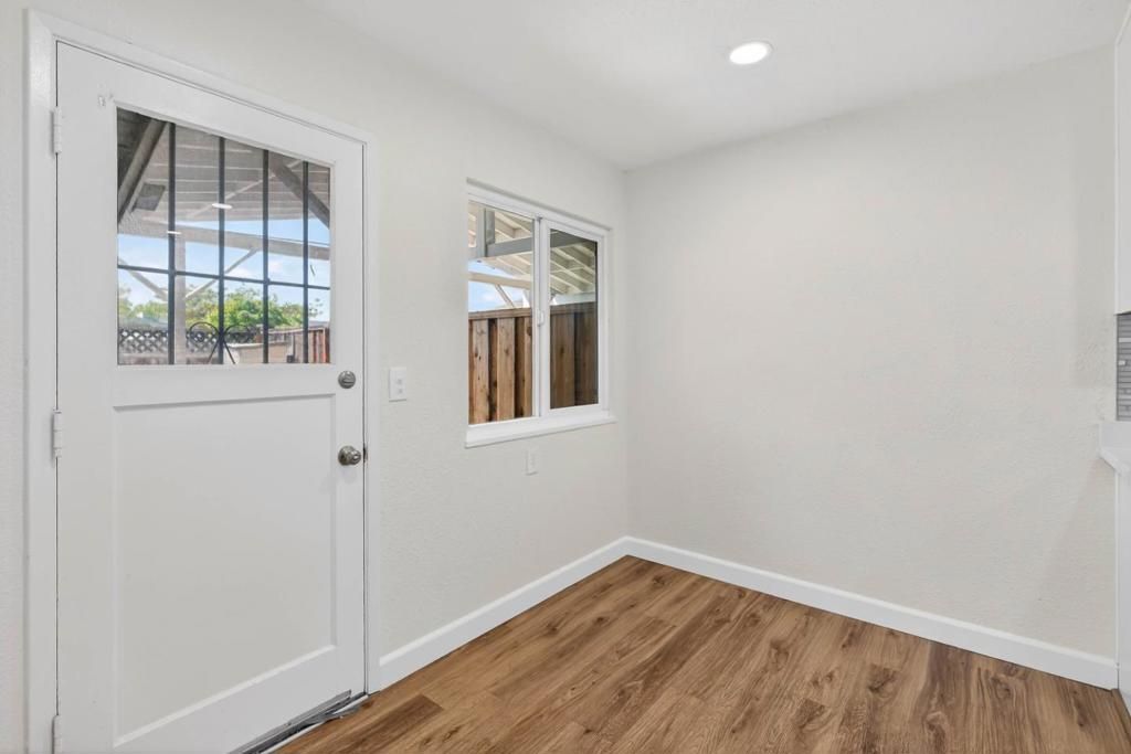 Image 15 of property listing at 3343 Mckinley Drive, Santa Clara, CA 95051