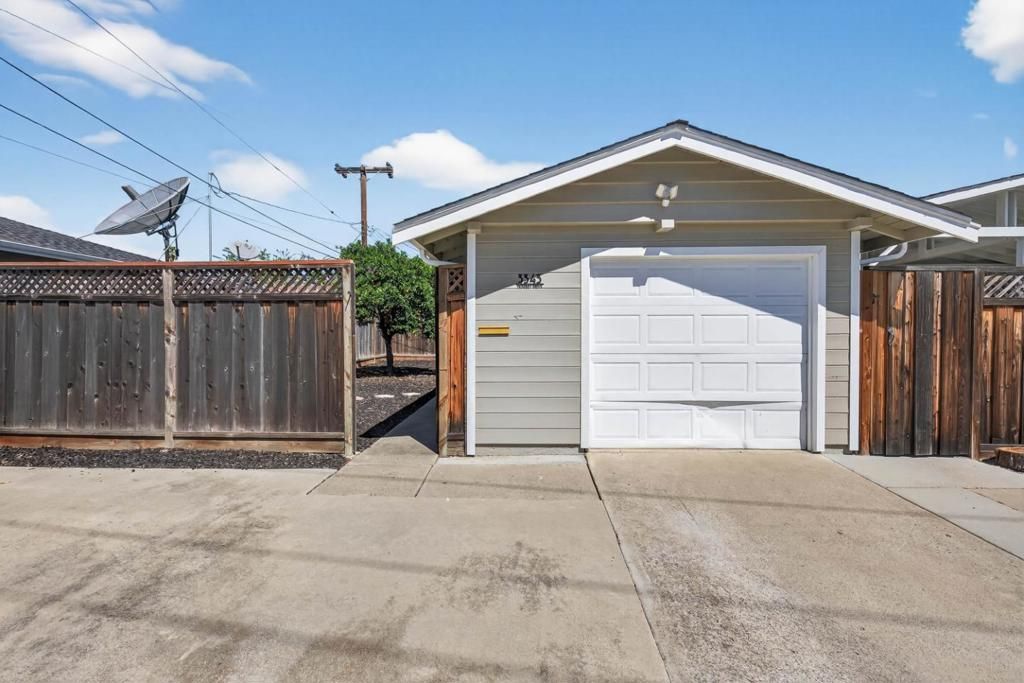 Image 2 of property listing at 3343 Mckinley Drive, Santa Clara, CA 95051
