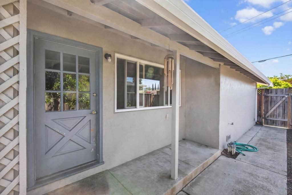 Image 4 of property listing at 3343 Mckinley Drive, Santa Clara, CA 95051