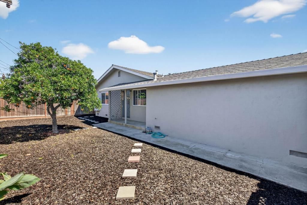 Image 6 of property listing at 3343 Mckinley Drive, Santa Clara, CA 95051