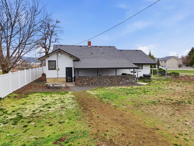6606 E 4th Ave, Spokane Valley, WA 99212