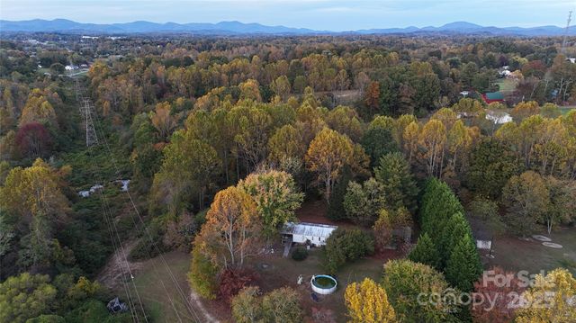 160 Lost Creek Drive, Flat Rock, NC 28731