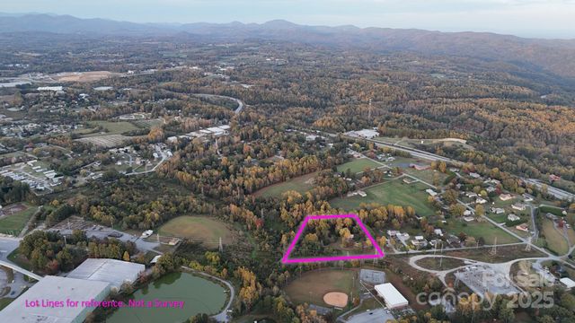 160 Lost Creek Drive, Flat Rock, NC 28731