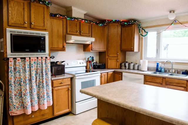 417 Buttermilk Hollow Rd, Bethpage, TN 37022