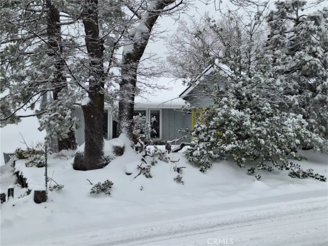 30396 Live Oak Drive, Running Springs, CA 92382