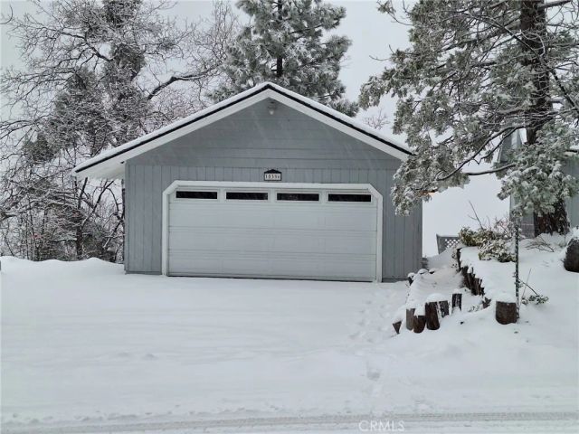 30396 Live Oak Drive, Running Springs, CA 92382