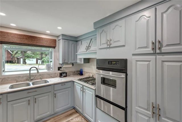 30396 Live Oak Drive, Running Springs, CA 92382