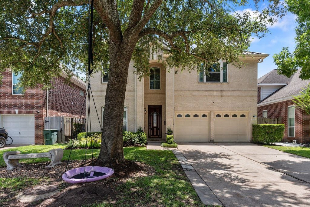 Image 1 of property listing at 4313 Dorothy Street, Bellaire, TX 77401