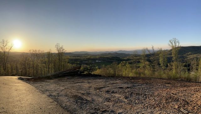 29A Grand Laurel, Brasstown, NC 28902