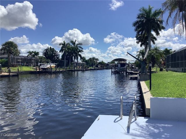 107 SE 39th ST, Cape Coral, FL 33904