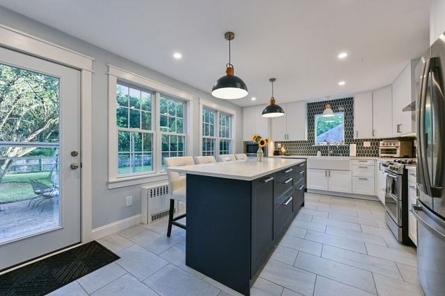 28 Elm St, Norton, MA 02766