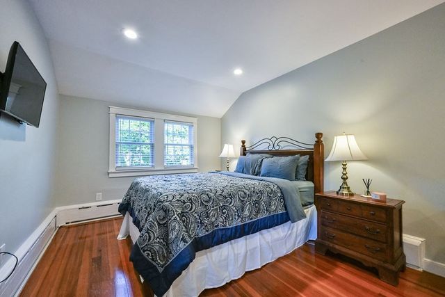 28 Elm St, Norton, MA 02766