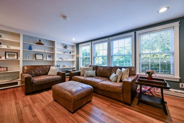 28 Elm St, Norton, MA 02766