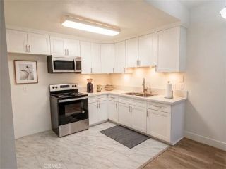 6815 Remmet 109, Canoga Park, CA 91303