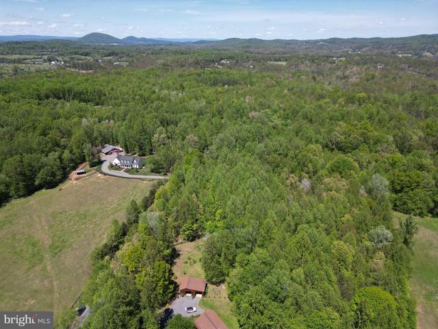 10418 CLIFF MILLS RD, Marshall, VA 20115