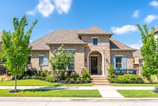 1806 Birds Fort Trail, Arlington, TX 76005