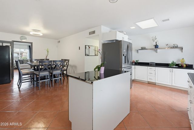 6732 W MEDLOCK Drive, Glendale, AZ 85303
