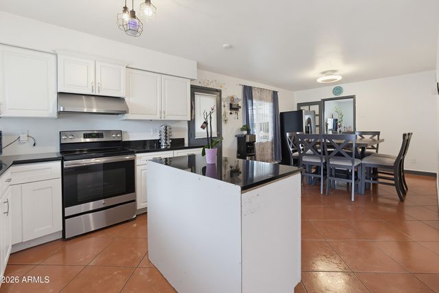 6732 W MEDLOCK Drive, Glendale, AZ 85303