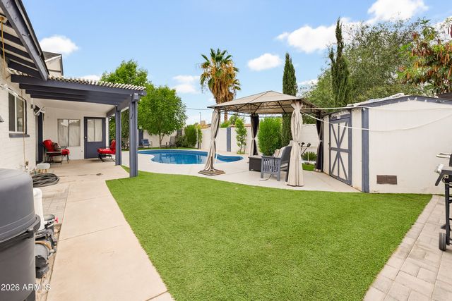 6732 W MEDLOCK Drive, Glendale, AZ 85303
