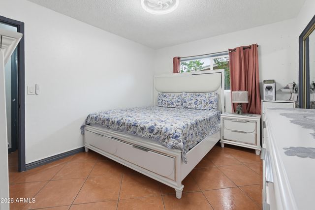 6732 W MEDLOCK Drive, Glendale, AZ 85303