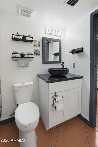 6732 W MEDLOCK Drive, Glendale, AZ 85303