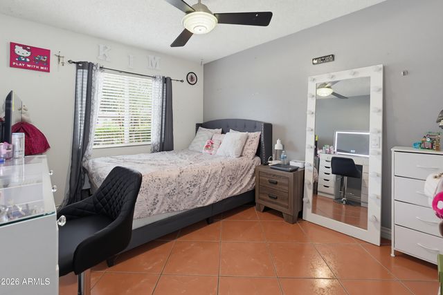 6732 W MEDLOCK Drive, Glendale, AZ 85303