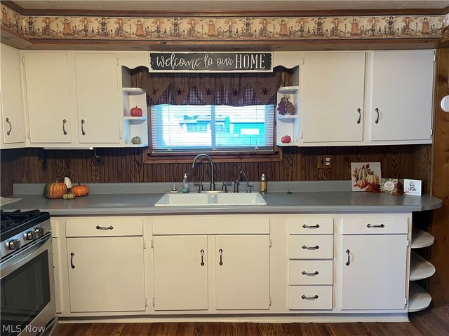 55558 Merrit Row, Bellaire, OH 43906