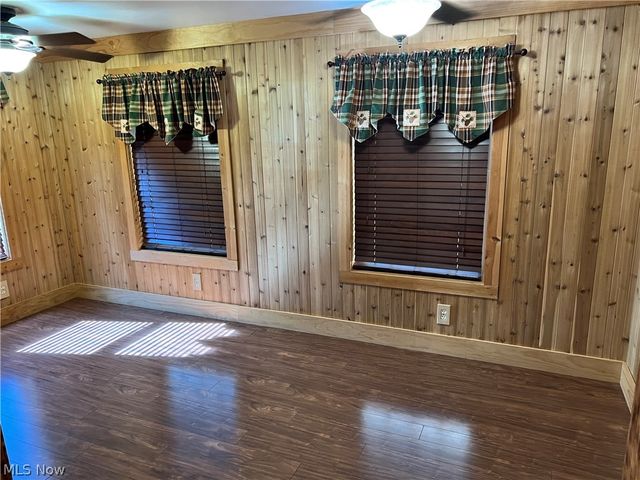 55558 Merrit Row, Bellaire, OH 43906