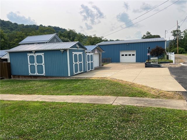 55558 Merrit Row, Bellaire, OH 43906