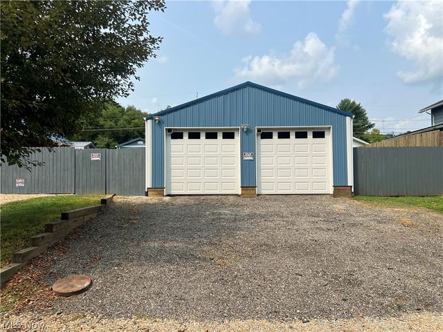 55558 Merrit Row, Bellaire, OH 43906